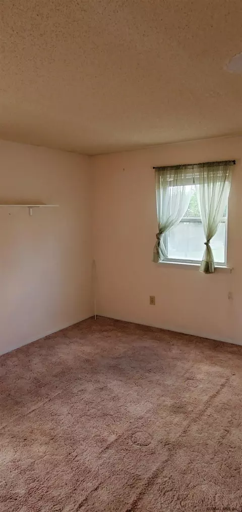23 Riesling Rd, Schenectady, NY 12309 photo 6