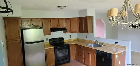 23 Riesling Rd, Schenectady, NY 12309 photo 3
