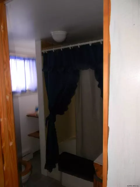 521 Schenectady St, Schenectady, NY 12307 photo 6