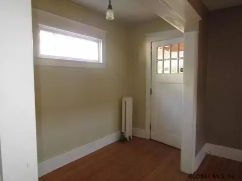 1067 Dean St, Schenectady, NY 12309 photo 9