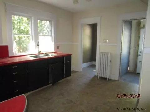 1067 Dean St, Schenectady, NY 12309 photo 21