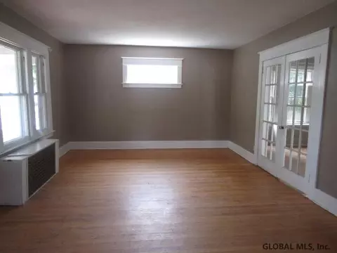 1067 Dean St, Schenectady, NY 12309 photo 10