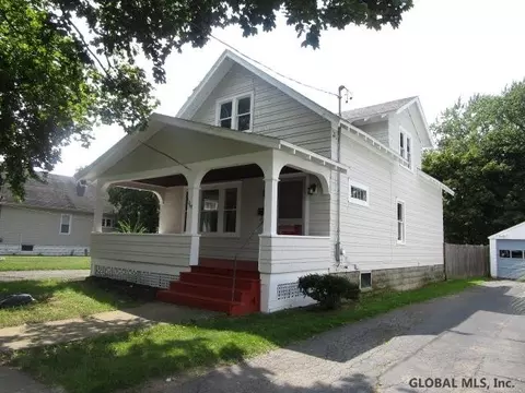 1067 Dean St, Schenectady, NY 12309 photo 1