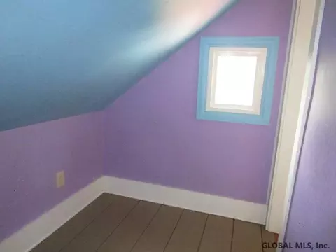 1067 Dean St, Schenectady, NY 12309 photo 28