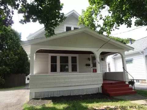 1067 Dean St, Schenectady, NY 12309 photo 2
