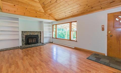 54 Union St, Broadalbin, NY 12025 photo 2