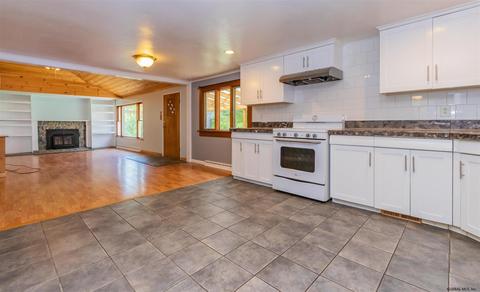 54 Union St, Broadalbin, NY 12025 photo 4