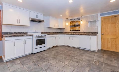 54 Union St, Broadalbin, NY 12025 photo 5
