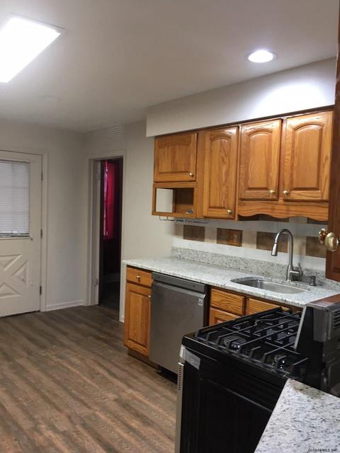 1015 Mcclellan St, Schenectady, NY 12309 photo 18
