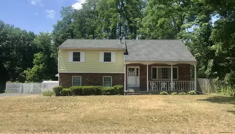 10 Brookview Dr, Schenectady, NY 12303 photo 1