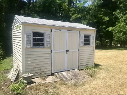10 Brookview Dr, Schenectady, NY 12303 photo 6