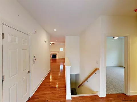 3 Abigail Ct, Glenmont, NY 12077 photo 4