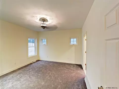 3 Abigail Ct, Glenmont, NY 12077 photo 17