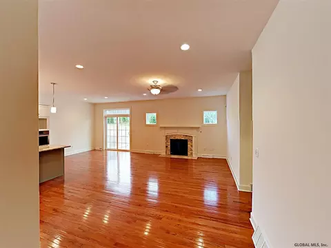 3 Abigail Ct, Glenmont, NY 12077 photo 19