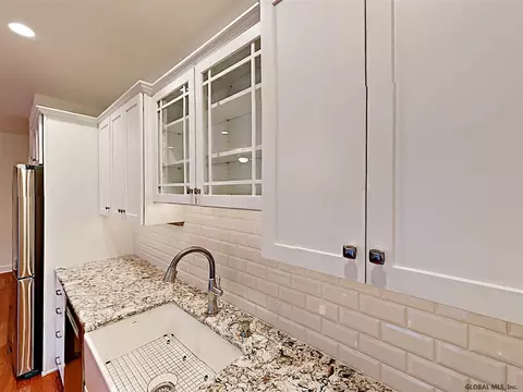 3 Abigail Ct, Glenmont, NY 12077 photo 9