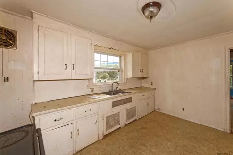 1601 Bernice St, Schenectady, NY 12303 photo 10