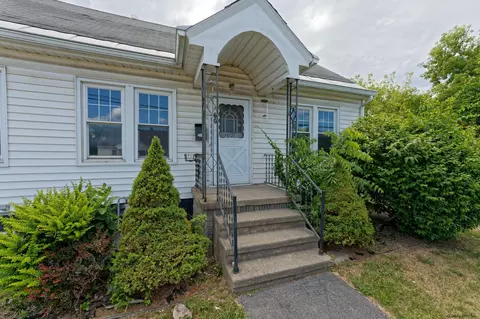 1601 Bernice St, Schenectady, NY 12303 photo 4