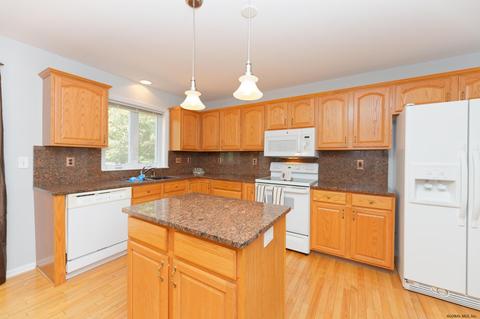 2 Montery Rd, Schenectady, NY 12303 photo 7