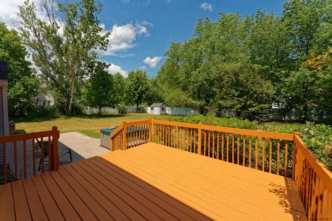 2 Montery Rd, Schenectady, NY 12303 photo 4
