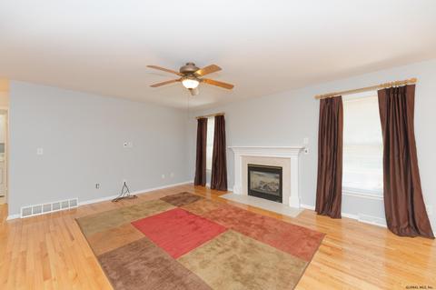 2 Montery Rd, Schenectady, NY 12303 photo 14