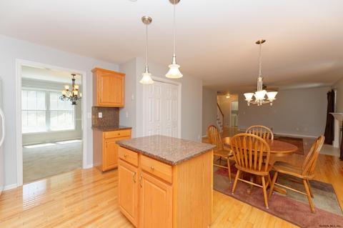 2 Montery Rd, Schenectady, NY 12303 photo 12