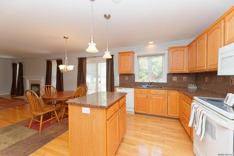 2 Montery Rd, Schenectady, NY 12303 photo 10
