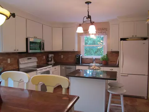 1856 Gordon Rd, Schenectady, NY 12306 photo 2
