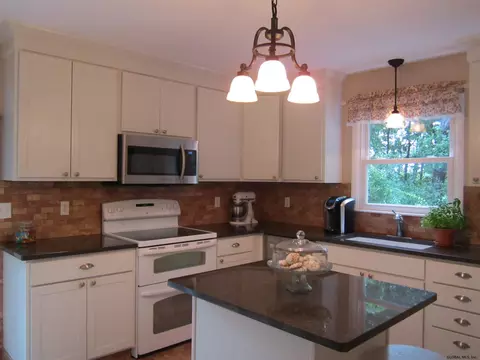 1856 Gordon Rd, Schenectady, NY 12306 photo 5