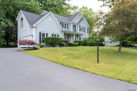 37 Turnberry Dr, Slingerlands, NY 12159 photo 2