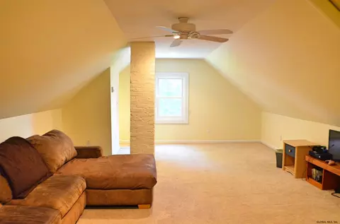 1066 Waverly Pl, Schenectady, NY 12308 photo 48