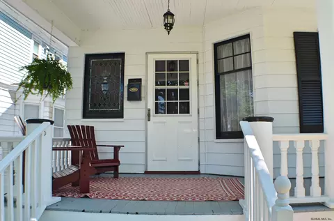 1066 Waverly Pl, Schenectady, NY 12308 photo 4