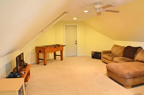1066 Waverly Pl, Schenectady, NY 12308 photo 47