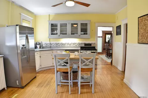 1066 Waverly Pl, Schenectady, NY 12308 photo 21