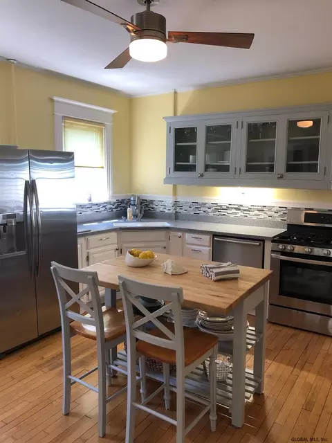 1066 Waverly Pl, Schenectady, NY 12308 photo 23