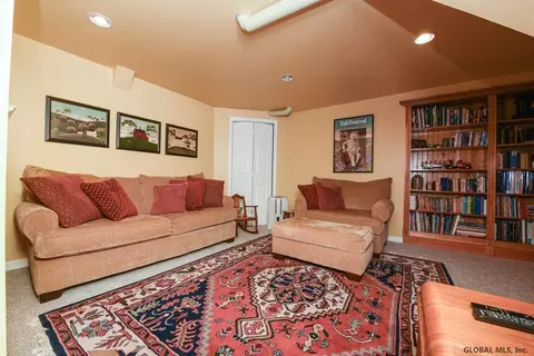 11 Barrington Ct, Delmar, NY 12054 photo 40
