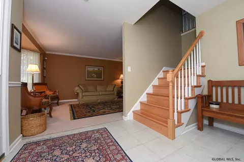 11 Barrington Ct, Delmar, NY 12054 photo 7