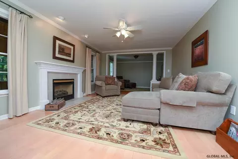 11 Barrington Ct, Delmar, NY 12054 photo 22