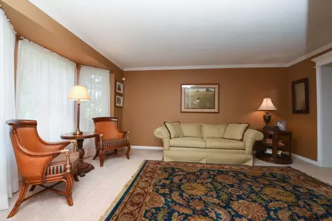 11 Barrington Ct, Delmar, NY 12054 photo 9