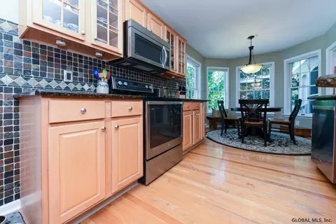 11 Barrington Ct, Delmar, NY 12054 photo 19