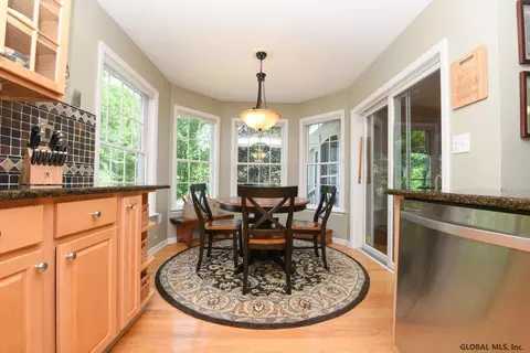 11 Barrington Ct, Delmar, NY 12054 photo 15
