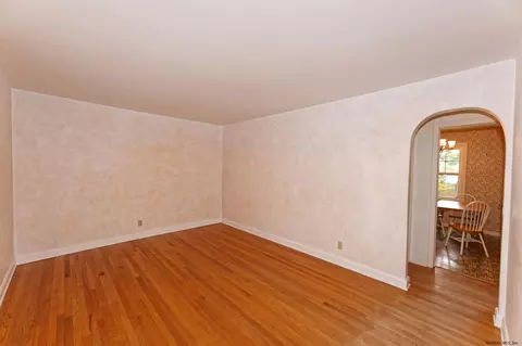 313 Elder St, Schenectady, NY 12304 photo 2
