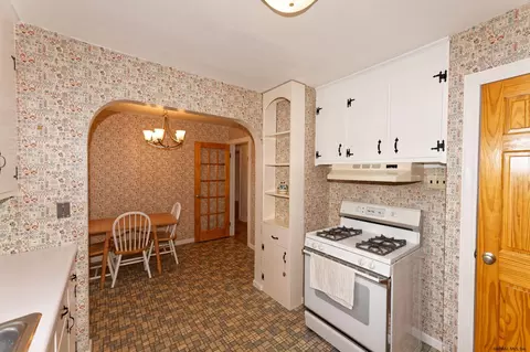 313 Elder St, Schenectady, NY 12304 photo 9