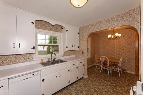 313 Elder St, Schenectady, NY 12304 photo 10