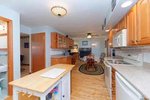 1005 Anthony Dr, Schenectady, NY 12303 photo 13