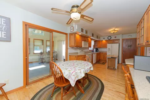 1005 Anthony Dr, Schenectady, NY 12303 photo 9