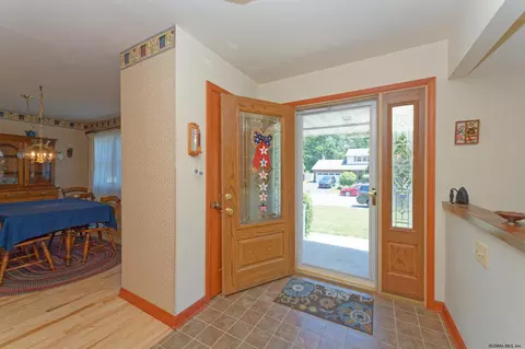 1005 Anthony Dr, Schenectady, NY 12303 photo 5