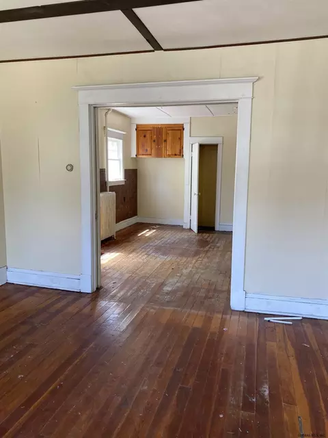 538 Summit Ave, Schenectady, NY 12307 photo 3