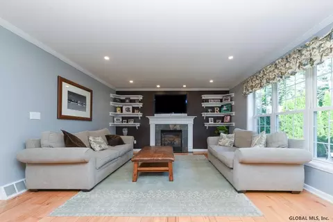 7 Werner Ave, Delmar, NY 12054 photo 5
