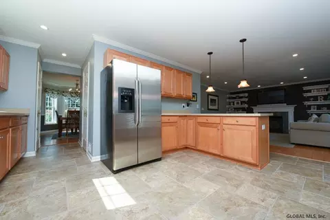 7 Werner Ave, Delmar, NY 12054 photo 2