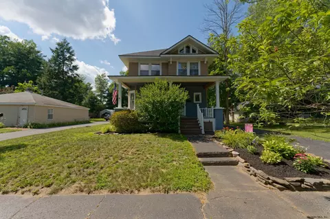 135 Marriott Ave, Schenectady, NY 12304 photo 2